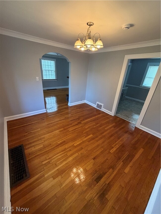 52 Meadowbrook Ave