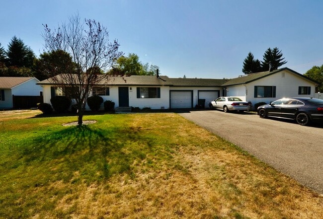 Photo - 3 bed 2 bath rancher duplex close to Hayden Lake