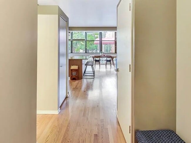 Photo - 5200 S Ellis Ave Unidad 112