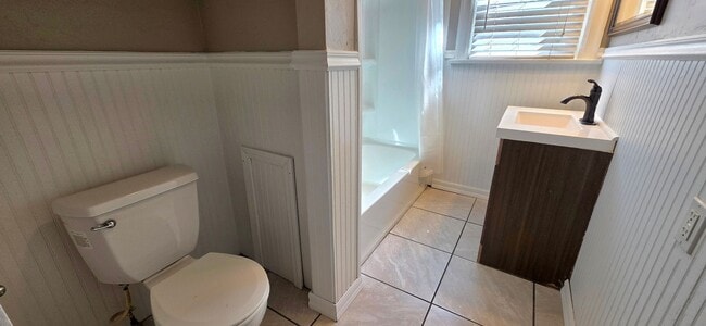 Photo - Adorable 3 Bedroom Bungalow Across from Mercy Hospital $1395!!!
