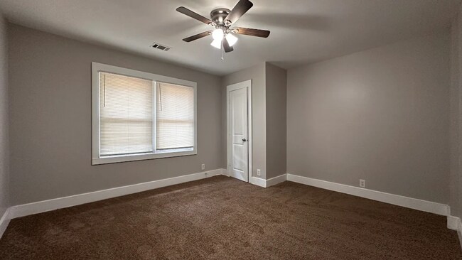 Photo - 4 bedrooms & 3 bath in Decatur!