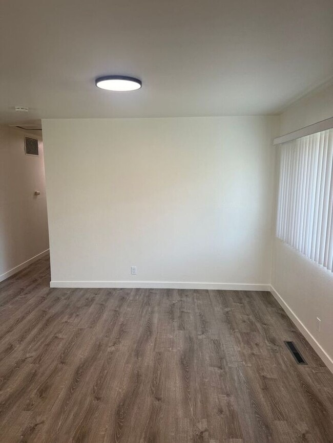 Photo - Stunning 4-bedroom, 2-bathroom