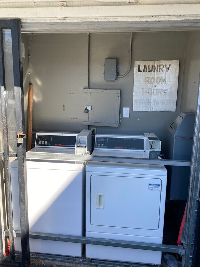 Building Photo - Convenience location in San Jose Available... Unit 3 Rental
