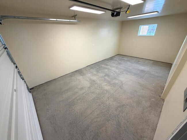 Photo - 1904 N Harris St Unit B