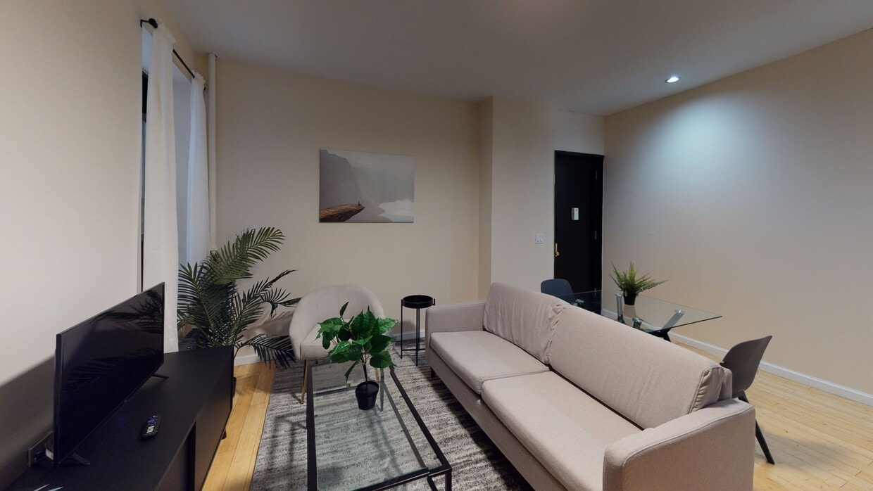 Photo - Private bedroom in 3 bed/1 bath Home
