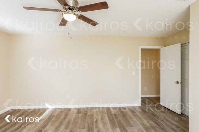 Photo - 16 Spring Loop Cir