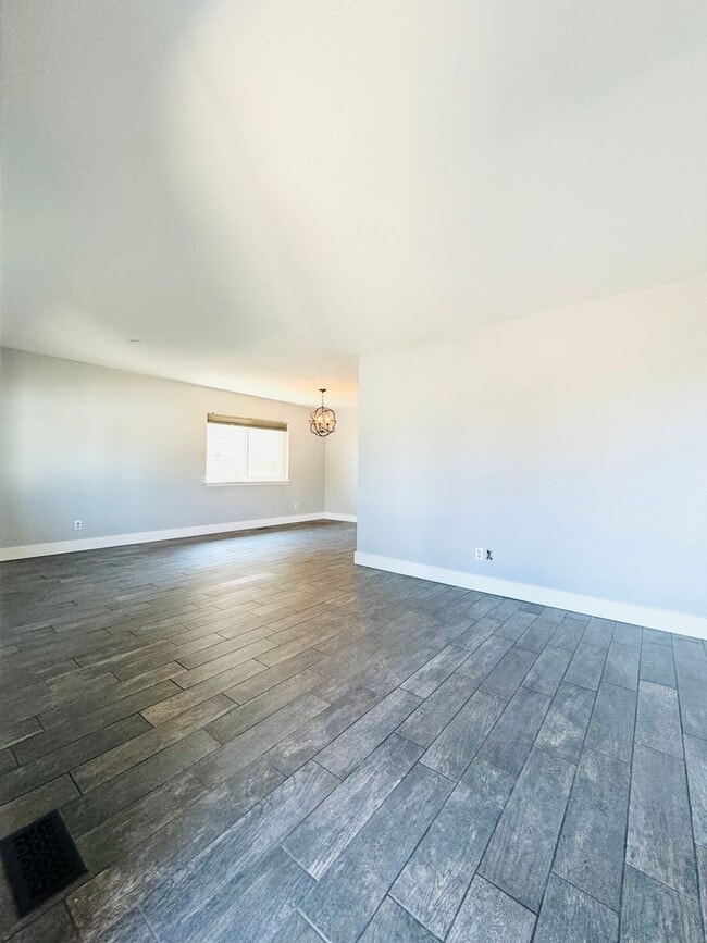 Photo - Cute 3 bedroom/ 1.5 bath Ranch Style House with 2 car attached garage in Windsor, CO