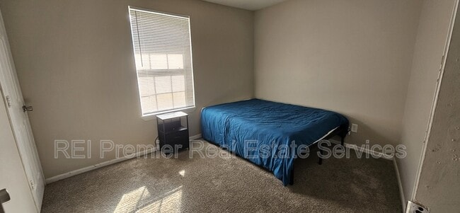 Photo - 933 N Dearborn St