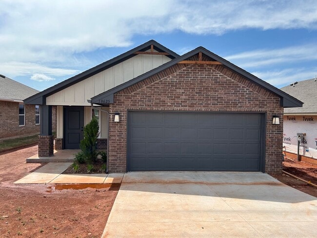 Building Photo - 1st Month Free! Rental