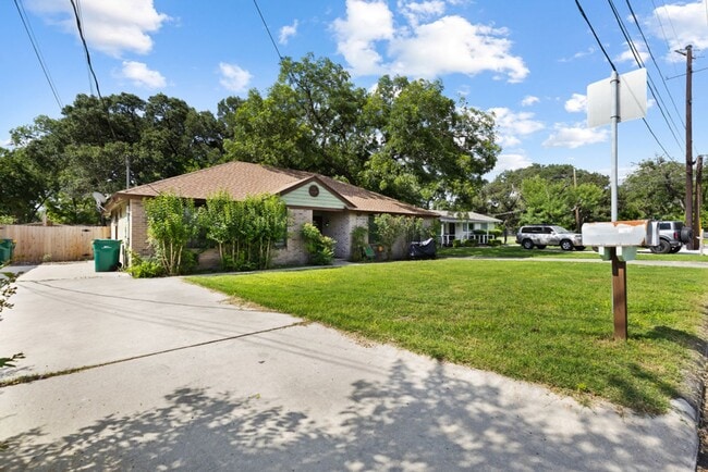 Photo - 265 Lohmann St