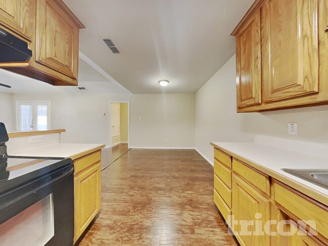 Photo - 700 Stribling Cir