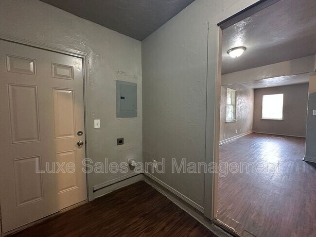 Photo - 8204 N Harvey Pl