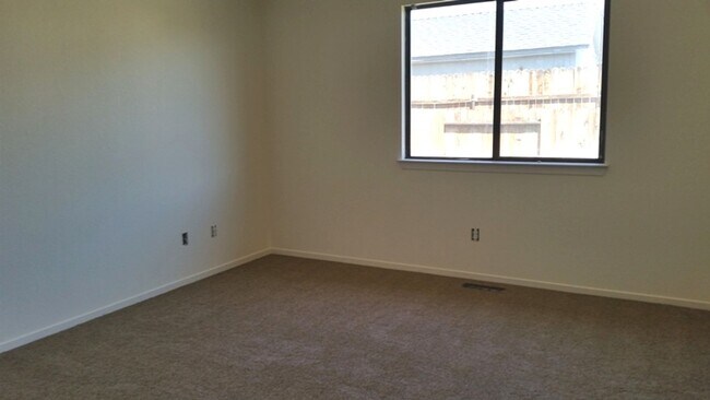 324 Sweetwater Cir Unit B