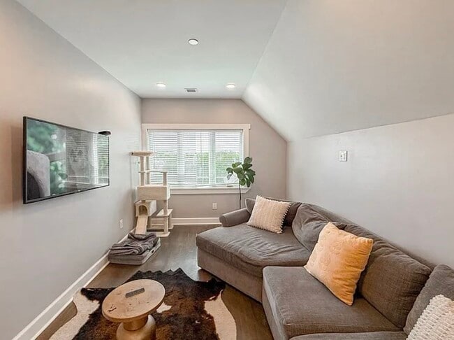 Photo - 468 Salem St Unit 4