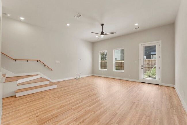 Photo - 5825 Francis Oak Ln
