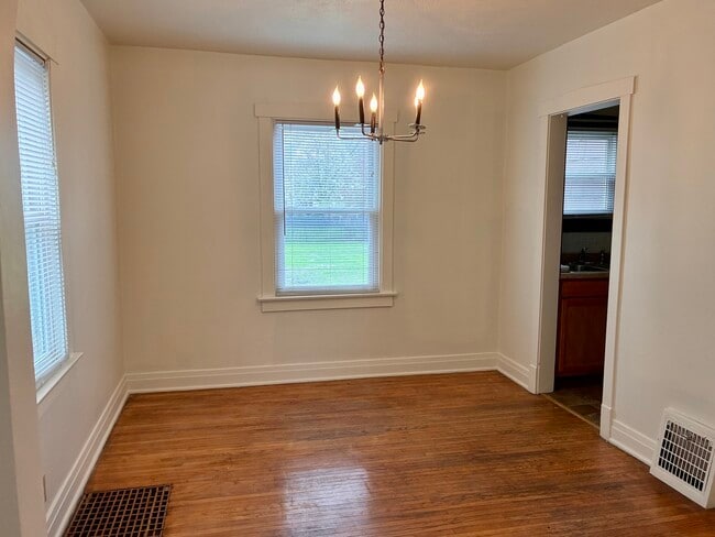 Photo - 254 Edward St