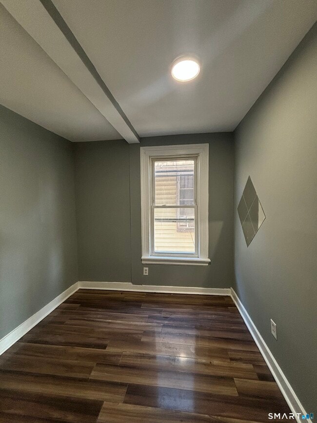 Photo - 295 Shelton St