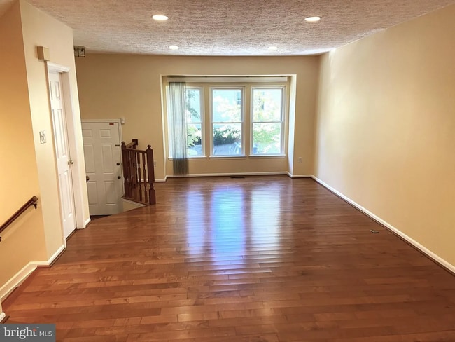 Photo - 27 Beacon Hill Way