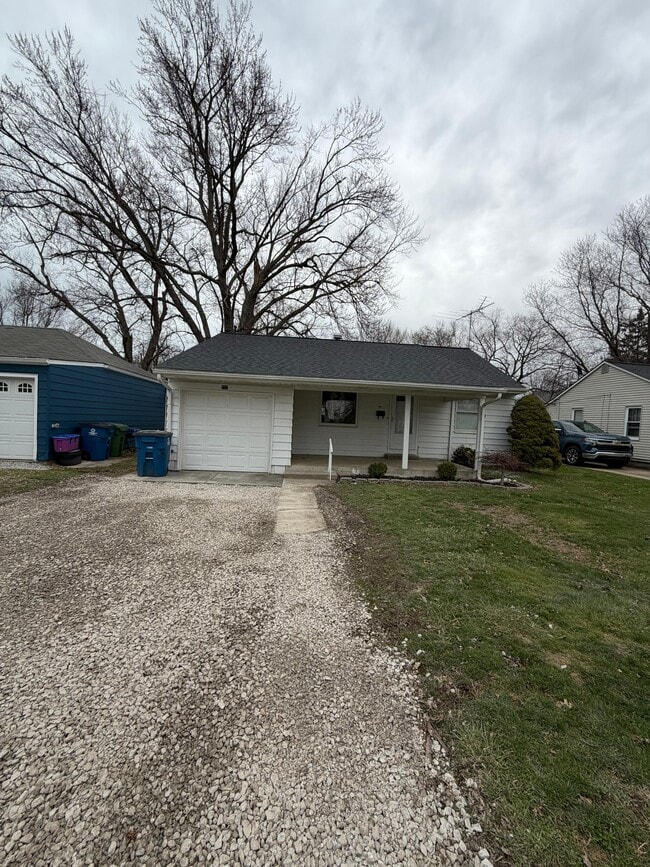 Photo - 777 Mannering Rd