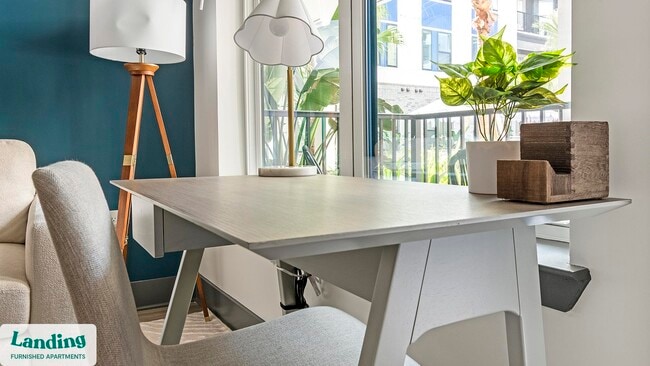 Photo - 944 Broadcast Pl Unidad 122