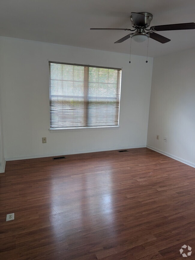 Building Photo - 314 Moonlight Ct Rental