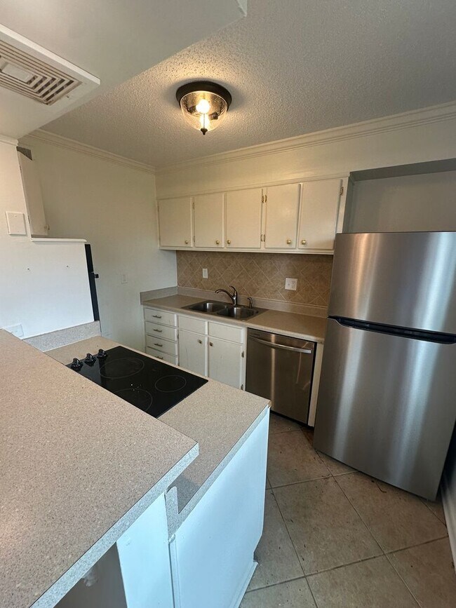 Photo - 2BD/1.5BA Townhouse located in East Memphis!