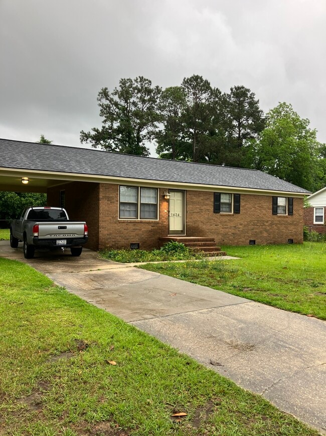 Photo - 1424 Hobart Dr House