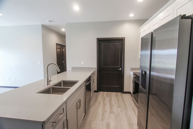 Photo - Beautiful 2 Bed, 2 Bath Apartment in PRIME location!  Furnished & Unfurnished Options Available! Unit 2000-108