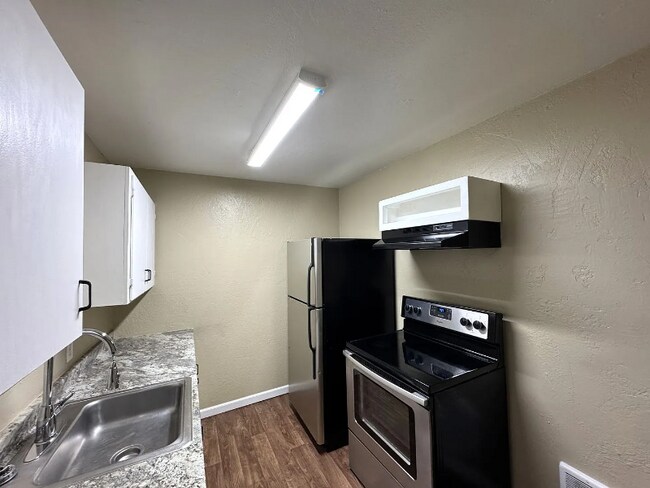 Photo - 1223 S J St Unidad 3