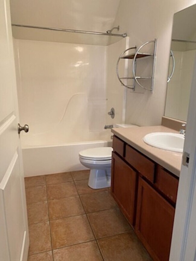 Photo - 1117 N College Ave Unidad #A