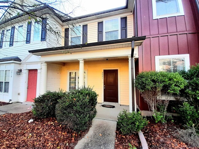 Photo - 2021 Hemlock Dr