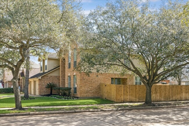 12831 Dove Point Ln