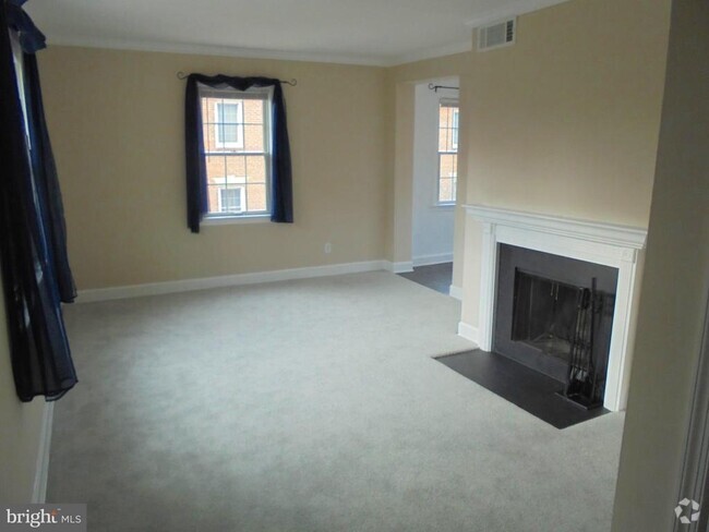 Building Photo - 1119 N Pitt St Unit 3A Rental