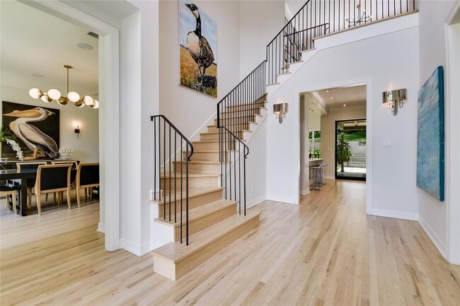 Photo - 103 Las Lomas Dr