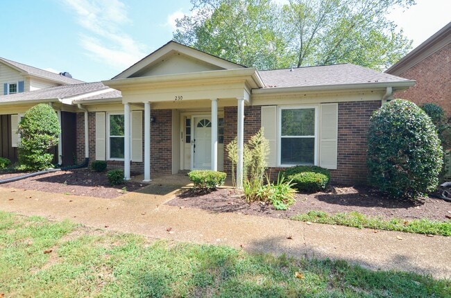 Building Photo - 230 Boxwood Dr Rental