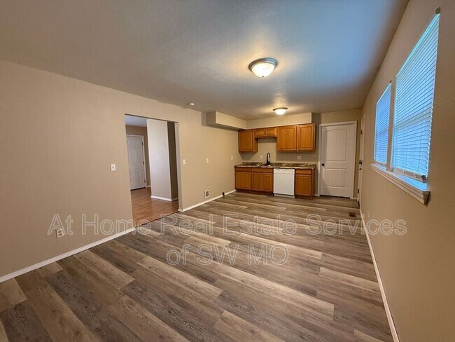 Photo - 1426 W State St