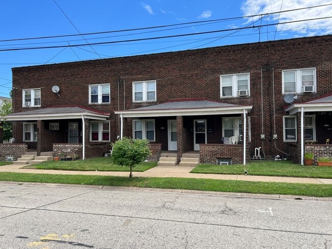 Building Photo - Charming Updated 2BR Home with New Flooring & Rear Porch Unit 1723 Nevada Street