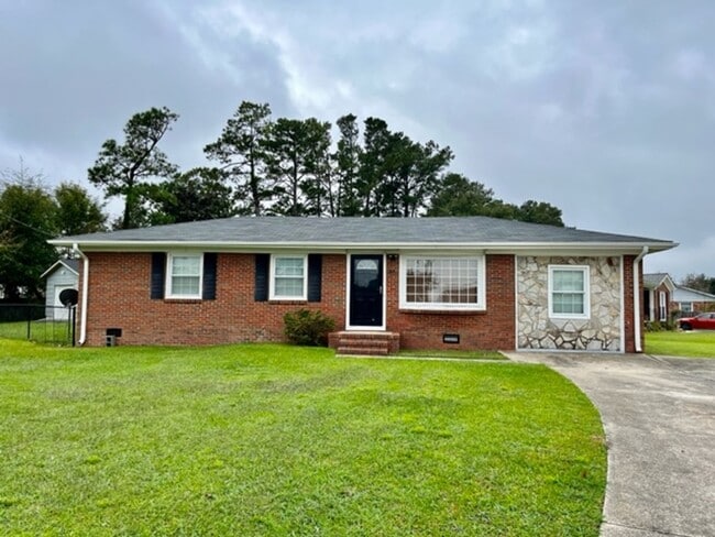 Building Photo - Rental Avail in Montclair!