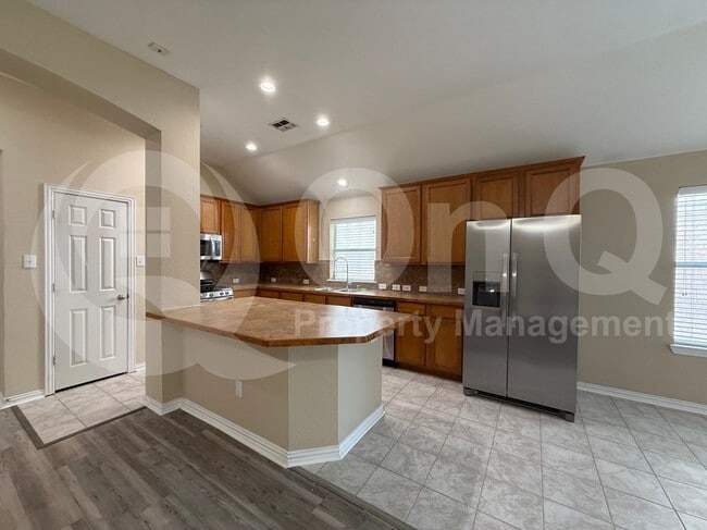 Photo - 1921 Highland Haven Ln