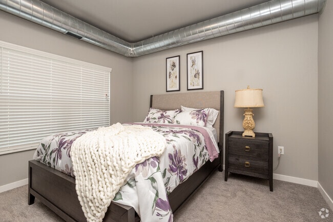 Finch - Bedroom