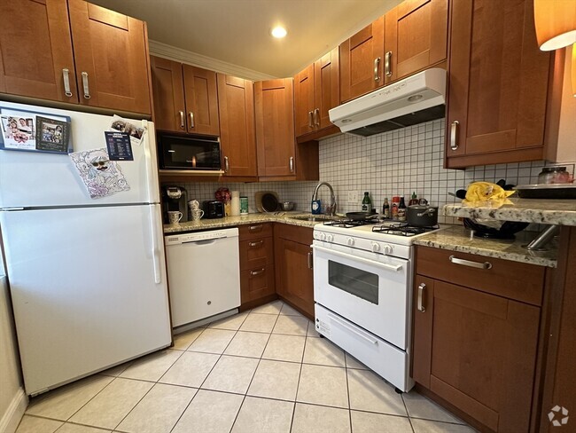 Building Photo - 94 Queensberry St Unit 7 Rental