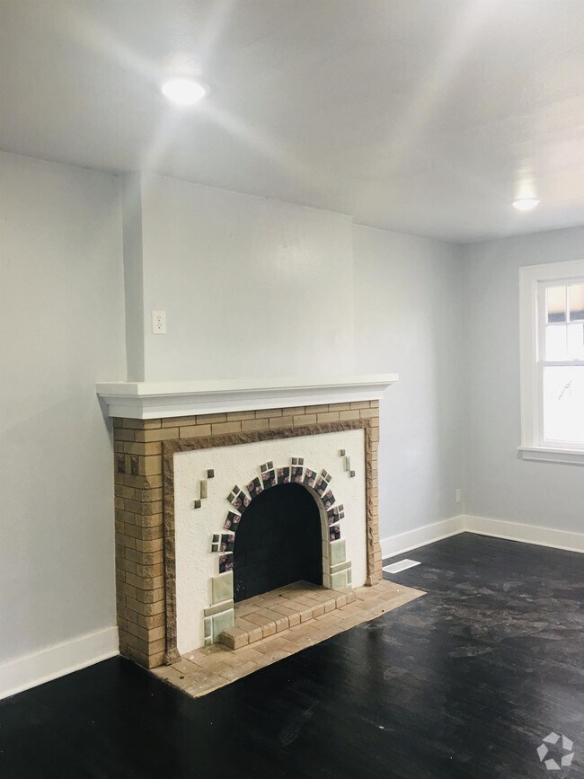 Building Photo - 1700 NW 29th St Rental