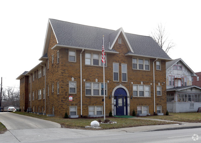 Linwood Manor - Linwood Manor Apartments