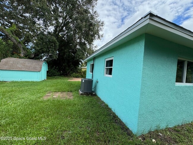 Photo - 2914 Stetson St