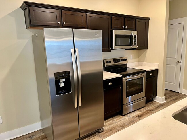 Photo - For Rent - 4 Bedroom, 2 Bath, Valley View!