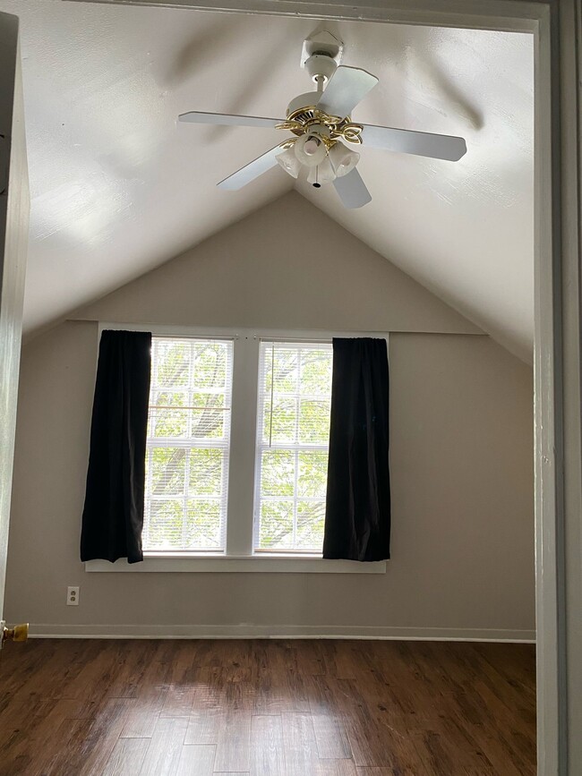 Photo - 800 Travis St Unidad Attic