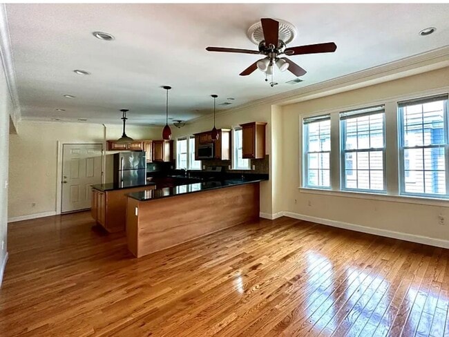 Photo - 222 Winchester St Unit #2