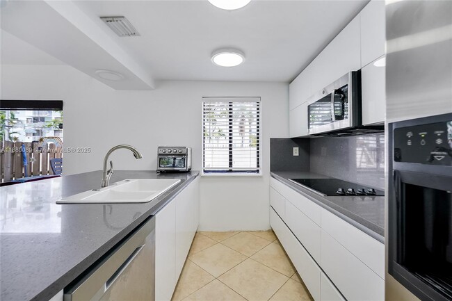 Photo - 8236 NW 8th St Unidad 8236