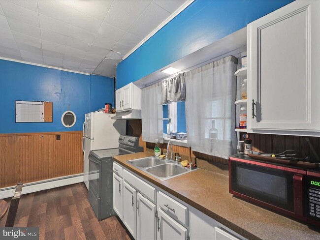 Photo - 211 Lincoln Ave