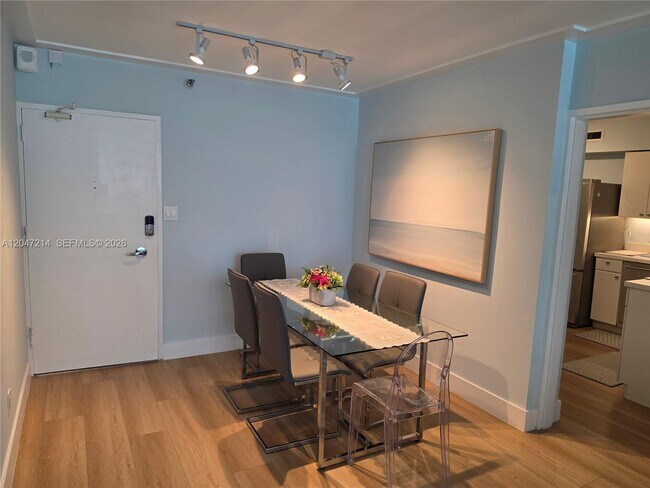 Photo - 5151 Collins Ave Unit 429